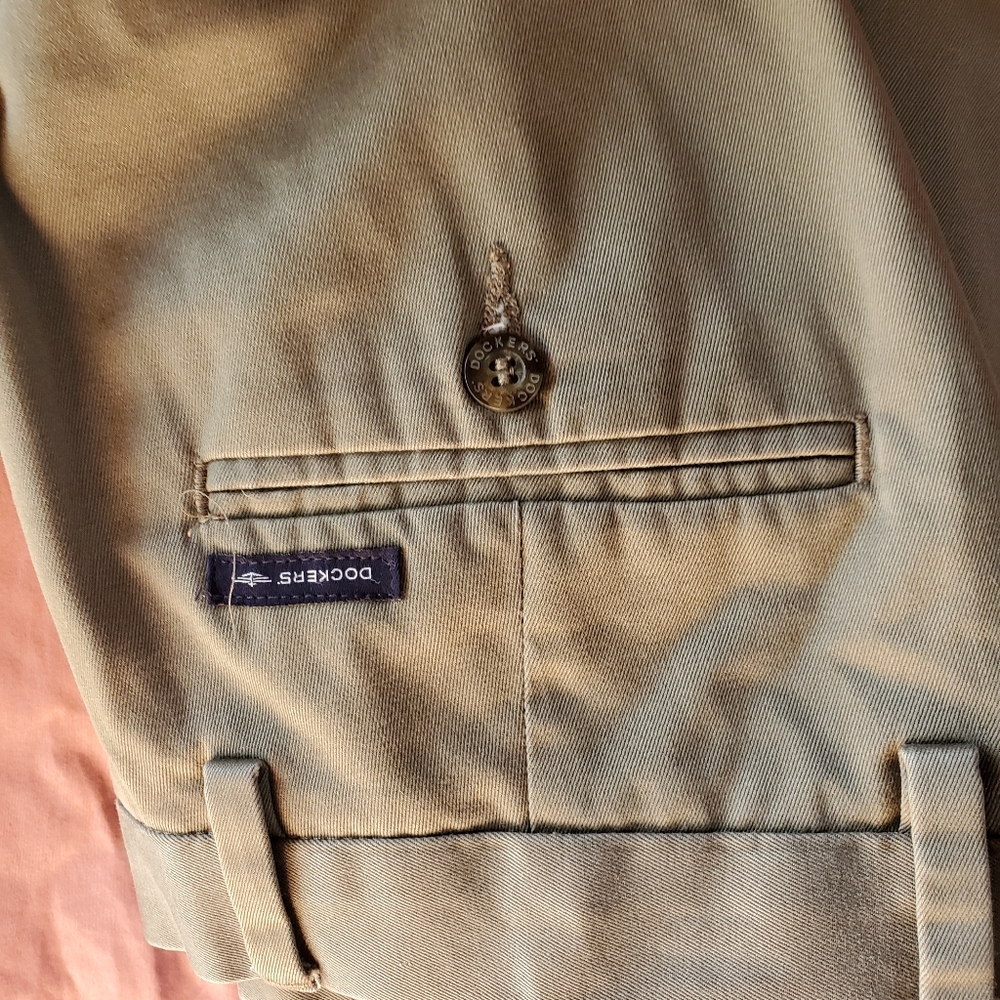 Dockers Kahki Slacks 36x32 excellent condition